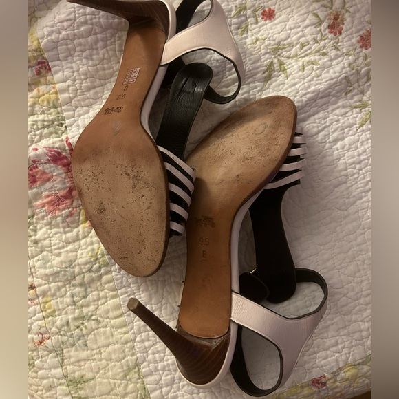 Coach New York Size 9.5 B,Izzy Leather Heeled Sandal in Ivory - Picture 5 of 12